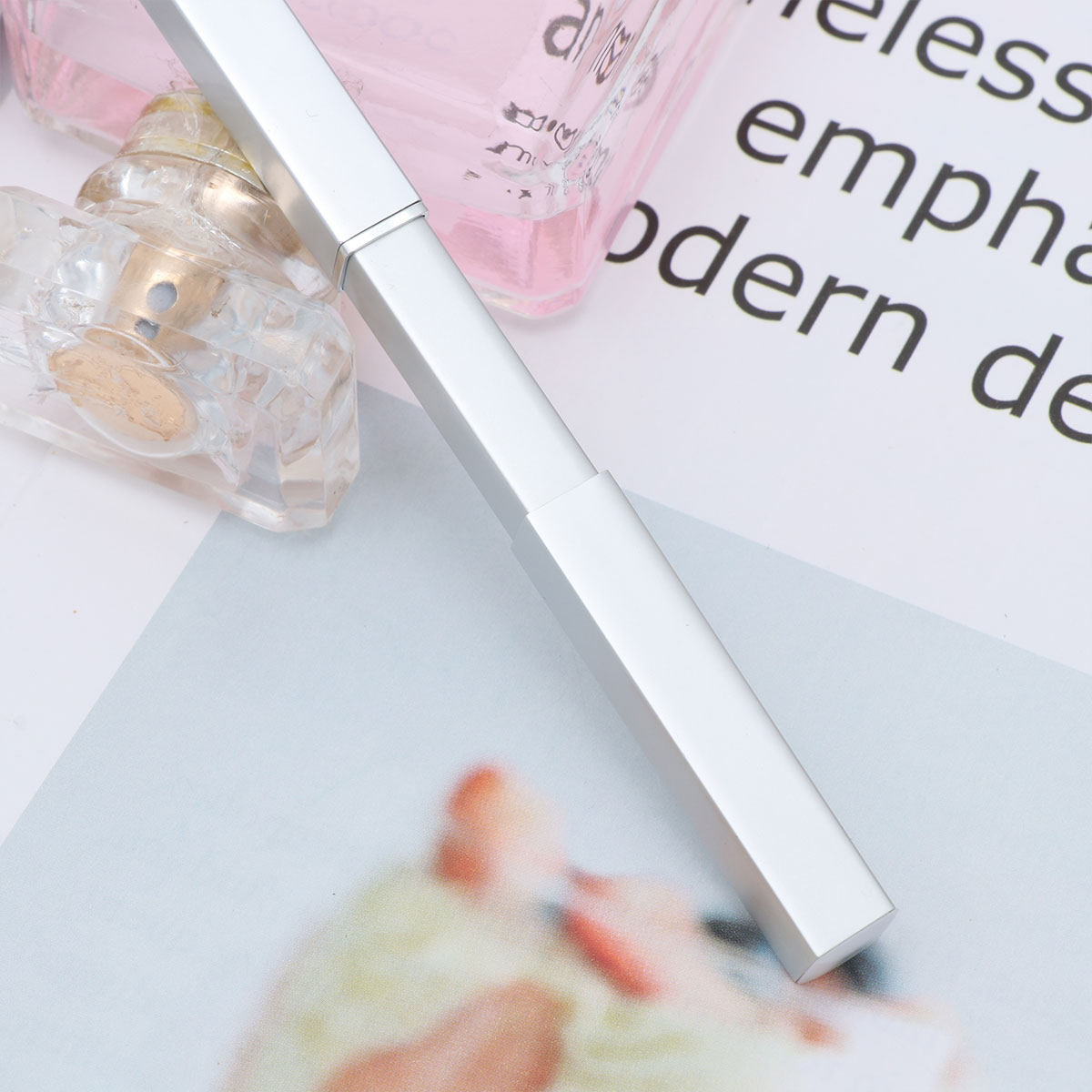 Retractable Lip Brush with Sof - Body Brush recension och pris